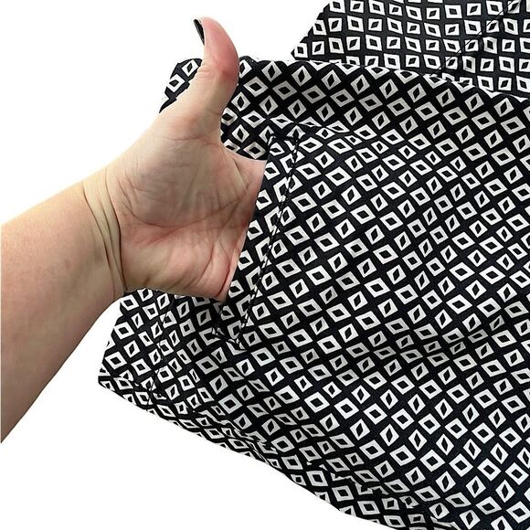 Cabi Black White Geometric Print Ankle Pants Size 8 - Picture 5 of 10